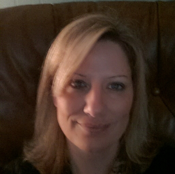 Meet your Posher, Heather - Picture 1 of 1